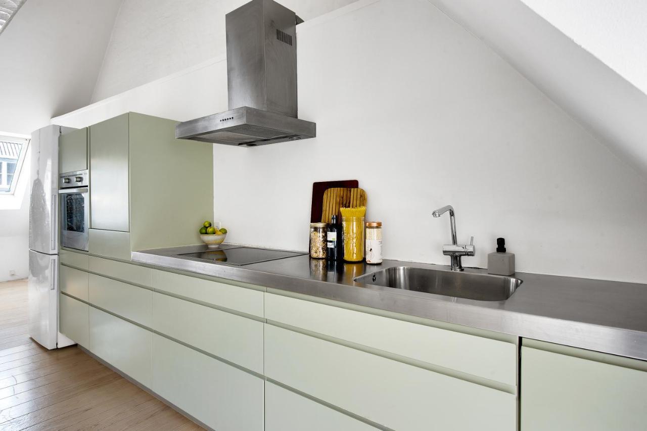 Sanders Main - Endearing Two-bedroom Duplex With A Balcony Next To Magical Nyhavn * Copenhagen