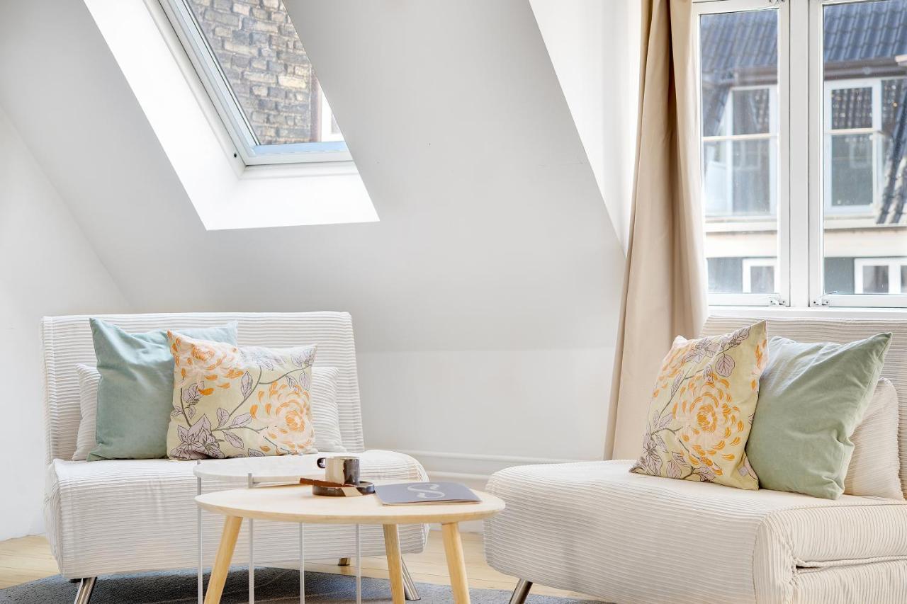 Sanders Main - Endearing Two-bedroom Duplex With A Balcony Next To Magical Nyhavn Apartment *