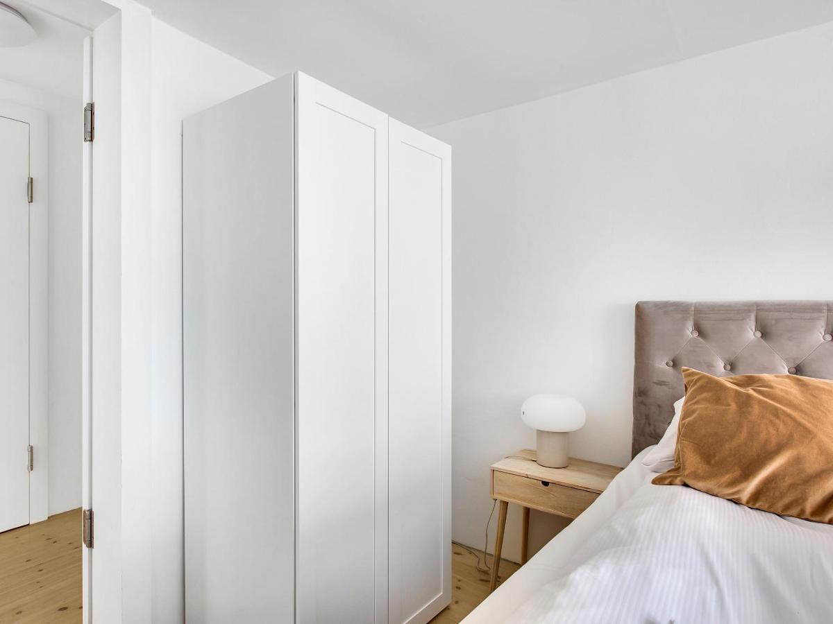 Sanders Main - Endearing Two-bedroom Duplex With A Balcony Next To Magical Nyhavn Apartment Copenhagen