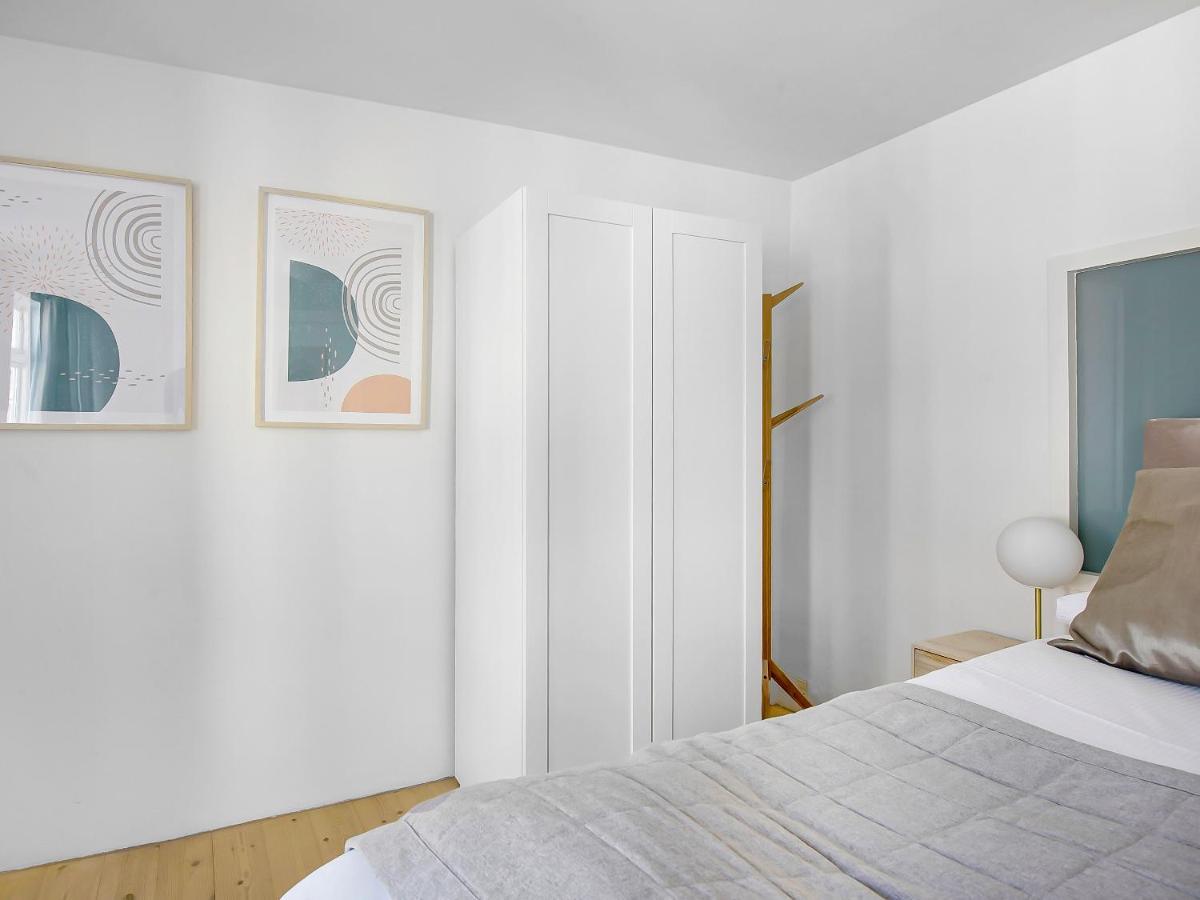 Sanders Main - Endearing Two-bedroom Duplex With A Balcony Next To Magical Nyhavn Copenhagen